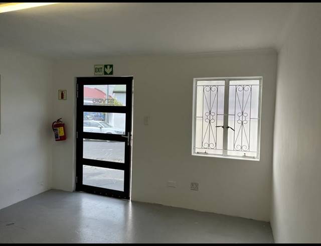 INDUSTRIAL PROPERTY TO RENT IN WOODSTOCK